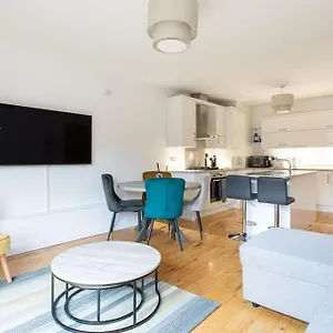 Centre Luxurious Free Parking Belfast