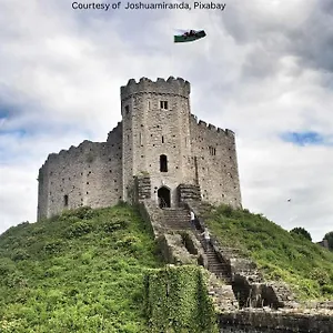 Neighbourhood Bedrooms , Cardiff United Kingdom